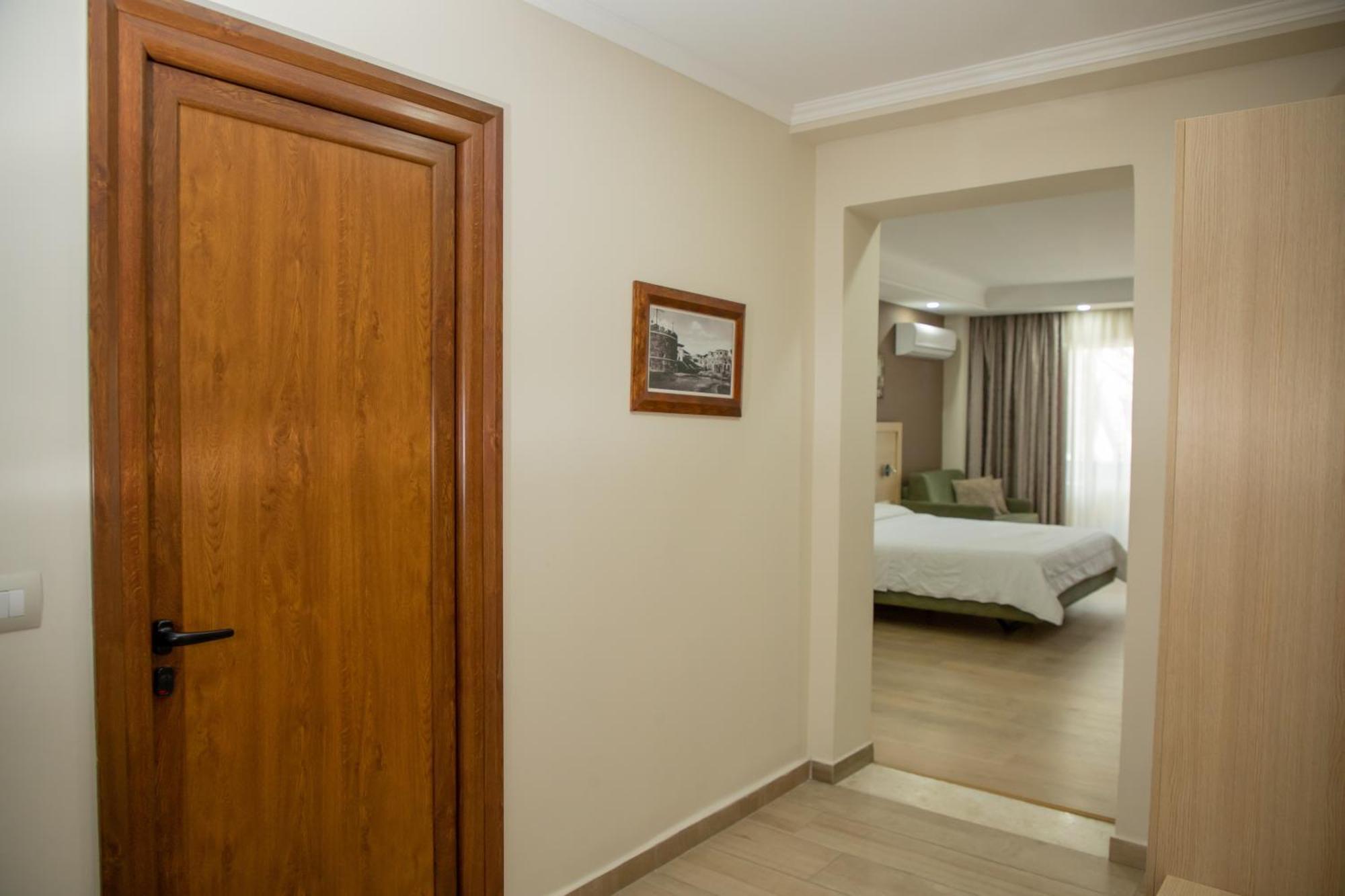 Hotel Dyrrah Durrës Dış mekan fotoğraf