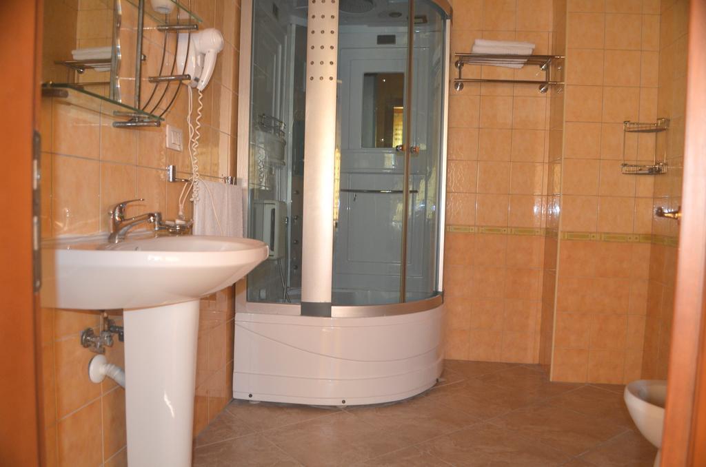 Hotel Dyrrah Dıraç Dış mekan fotoğraf